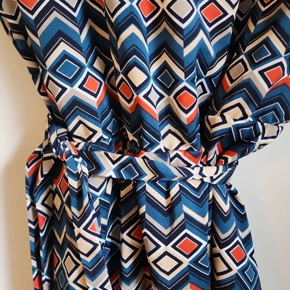 Banana Republic Tie-Waist Midi Dress – 8P – Lined Geometric Print - Picture 3 of 5